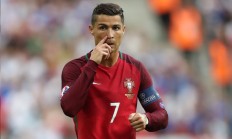 开云体育在线-天使之翼撕裂波兰防线，迪马利亚纪录之夜，曼联式逆转再现欧洲