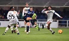 开云体育登录-包含维罗纳主场不敌对手，降级形势堪忧的词条