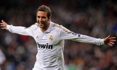 开云体育视频直播-皮克一锤定音！丹麦险胜阿尔及利亚，年度焦点之战见证中场大师的统治力