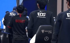 开云平台-JDG险胜DRX2，Zeus完成帽子戏法