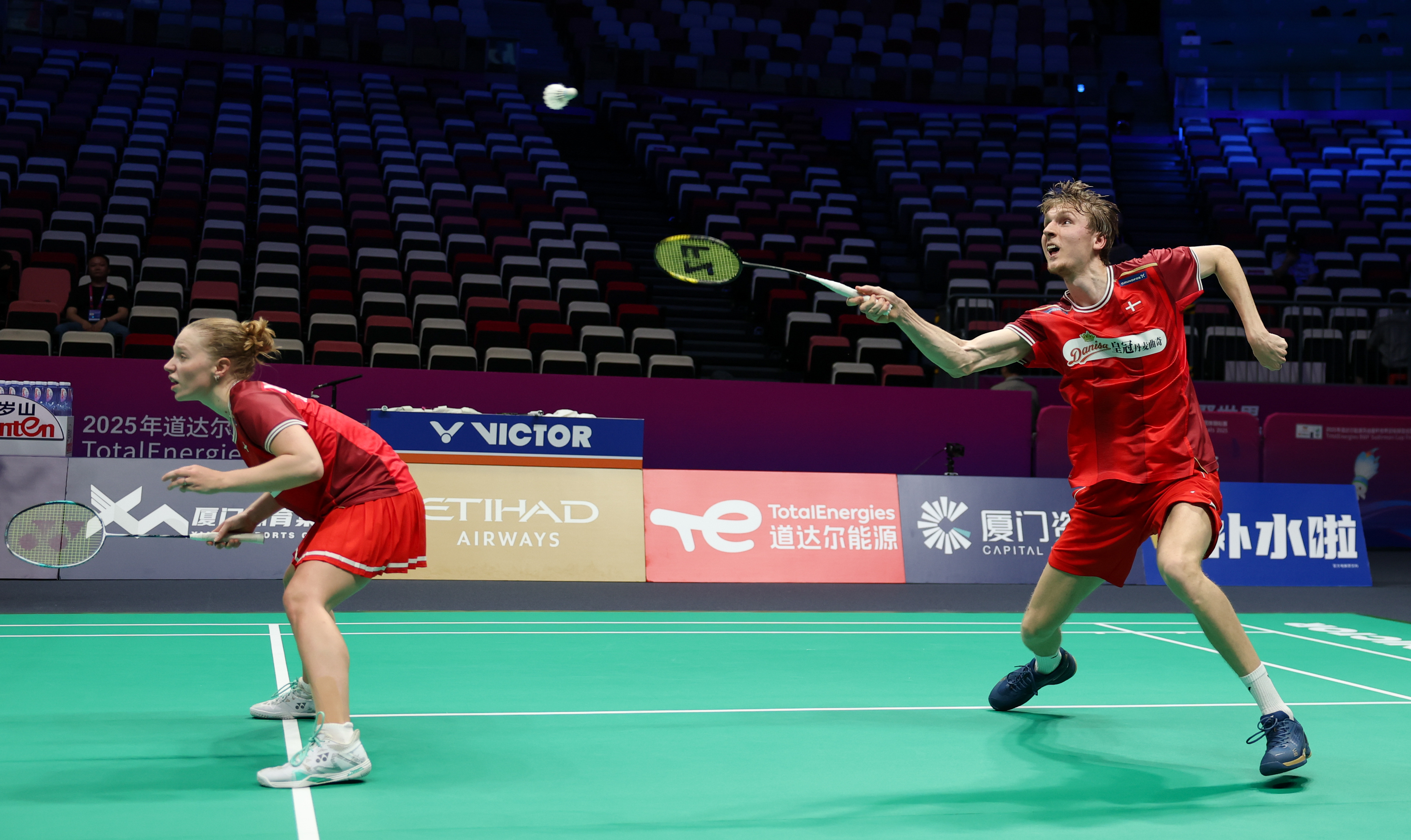 关于丹麦羽毛球队完胜泰国羽毛球队，林丹制霸全场的信息