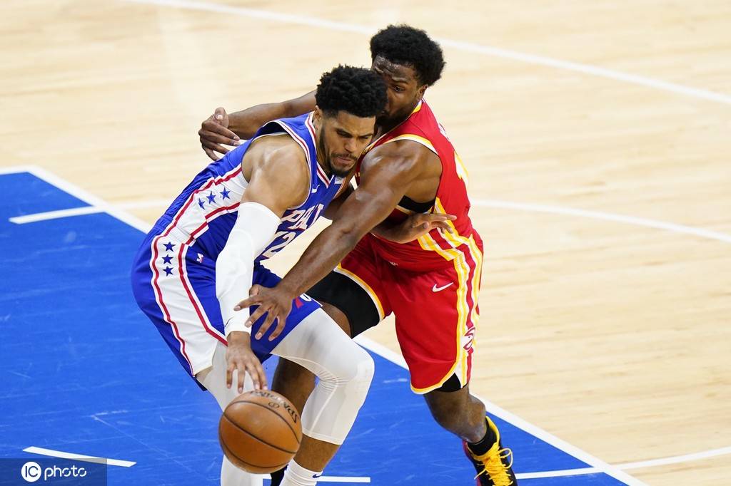 老鹰遭76人重创,杜克沃霍受伤状态成球队最大担忧 老鹰遭76人重创,杜克沃霍受伤状态成球队最大担忧