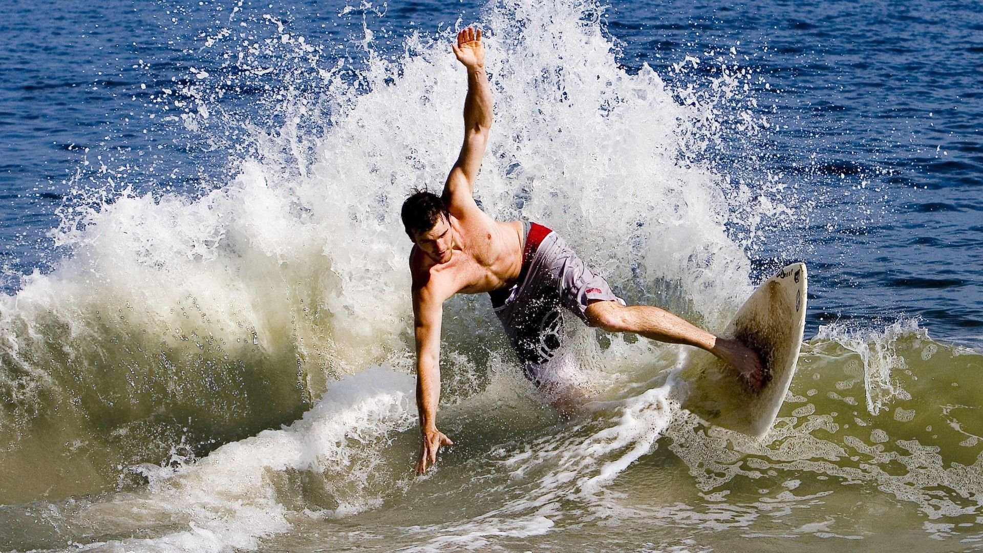 压力熔炉中的唯一光芒，阿圭罗逆境爆发与美国粉碎加纳的战术启示